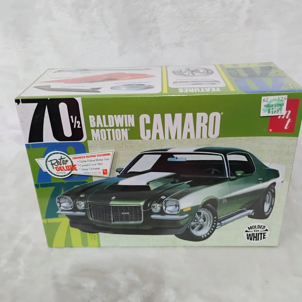 AMT 1970 1/2 Baldwin Motion Camaro 1/25 Scale Model Kit AMT854/12 Retro Deluxe